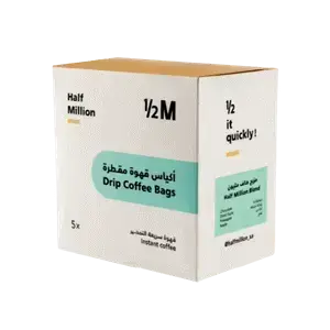 منيو هاف مليون 86 توفر علامة هاف مليون السعودية الشهيرة أظرف قهوة مختصة (مزيج هاف مليون) للتقطير، والتي تتميز بنكهة متوازنة ومناسبة لمحبي القهوة المقطرة السريعة.